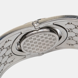Pre Owned Gucci White Mother Of Pearl Diamond Stainless Steel Twirl Women's Wristwatch 23 mm