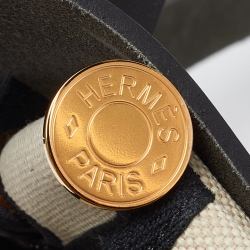 مملوكة مسبقًا Hermès Beige/Black Canvas and Vache Hunter Leather Herbag Zip 31 Bag