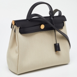 مملوكة مسبقًا Hermès Beige/Black Canvas and Vache Hunter Leather Herbag Zip 31 Bag