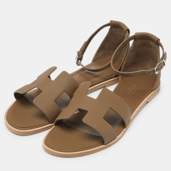 مملوكة مسبقًا Hermes Brown Leather Santorini Ankle Strap Flat Sandals Size 40