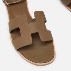 مملوكة مسبقًا Hermes Brown Leather Santorini Ankle Strap Flat Sandals Size 40