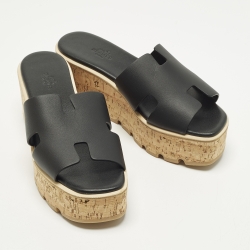 مملوكة مسبقًا صندل منصة فلين جلد أسود هيرميس إيز مقاس 39