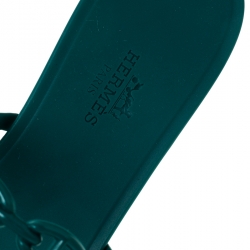 Pre Owned Hermes Green Rubber Rivage Chain Detail Slip On Flats Size 37