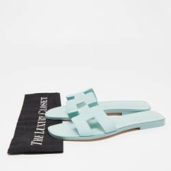 مملوكة مسبقًا Hermes Light Blue Leather Oran Flat Slides Size 38
