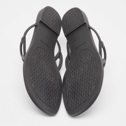 مملوكة مسبقًا Hermes Black Rubber Egerie Thong Flats Size 39