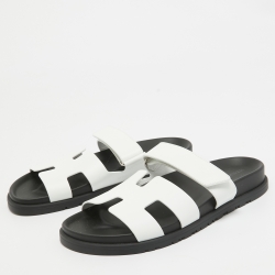 Pre Owned Hermes White Leather Chypre Slides Size 39