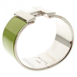 Pre Owned Hermes Clic Clac H White Lacquered Green Enamel Palladium Plated Extra Wide Bracelet GM