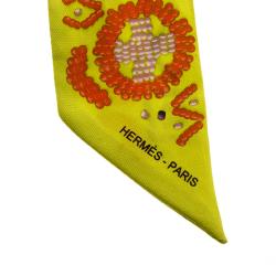Pre Owned Hermes Lime Green Kelly en Perles Silk Twilly Scarf