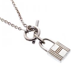 Pre Owned Hermes Cadenas Kelly Sterling Silver Pendant Necklace