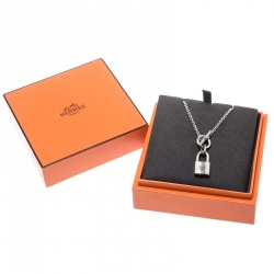 Pre Owned Hermes Cadenas Kelly Sterling Silver Pendant Necklace