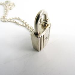 Pre Owned Hermes Cadenas Kelly Lock Sterling Silver Pendant Necklace