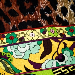 Pre Owned Hermes La Femme Aux Semelles De Vent Printed Cashemere and Silk Shawl 