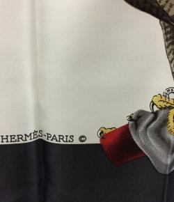 Pre Owned Hermes White/Black Silk Petite Main Scarf 90cm