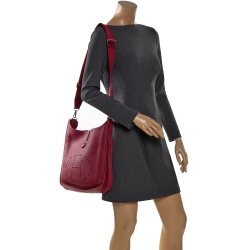مملوكة مسبقًا Hermes Ruby Clemence Leather Evelyne III GM Bag