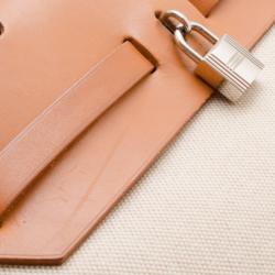 مملوكة مسبقًا Hermes Tan Leather and Beige Toile Canvas Herbag