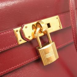 مملوكة مسبقًا Hermes Red Box Leather Kelly Retourne 32 Bag