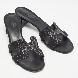 مملوكة مسبقًا Hermes Black Suede Embellished Oasis Slide Sandals Size 38.5