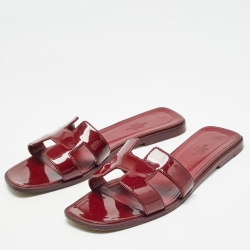 Pre Owned Hermes Burgundy Patent Oran Flat Slides Size 37.5