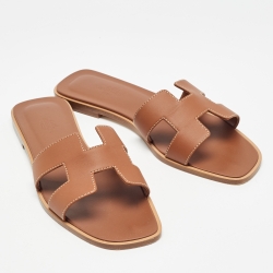 Pre Owned Hermes Brown Leather Oran Flat Slides Size 39.5