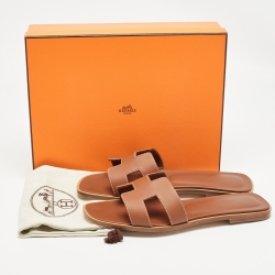 Pre Owned Hermes Brown Leather Oran Flat Slides Size 39.5