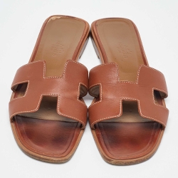 Pre Owned Hermes Brown Leather Oran Flat Sandals Size 39