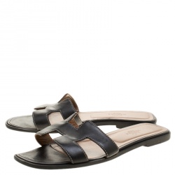 Pre Owned Hermes Black Leather Oran Flat Sandals Size 38.5