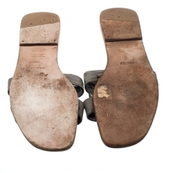 Pre Owned Hermes Grey Ostrich Leather Oran Flat Sandals Size 40