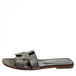 Pre Owned Hermes Grey Ostrich Leather Oran Flat Sandals Size 40