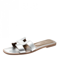 Hermes Metallic Silver Leather Oran Flat Sandals Size 40.5