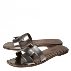 Hermes Dark Beige Patent Leather Oran Flat Slides Size 36