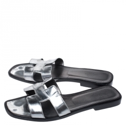 Hermes Metallic Silver Leather Oran Flat Slides Size 38.5