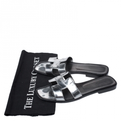 Hermes Metallic Silver Leather Oran Flat Slides Size 38.5