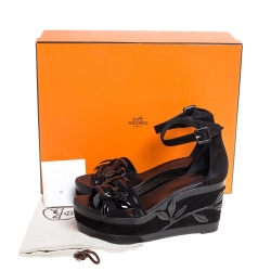 مملوكة مسبقًا Hermes Black Suede And Patent Leather Leaf Detail Mambo Sandals Size 40
