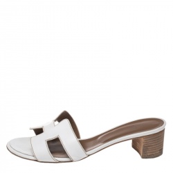 Pre Owned صندل سلايد هيرمس أوازيز جلد أبيض مقاس 37.5