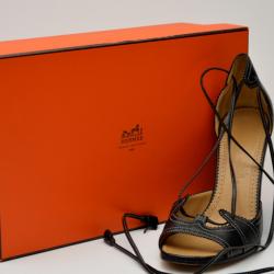 مملوكة مسبقًا Hermes Black Leather Wedges Size 37