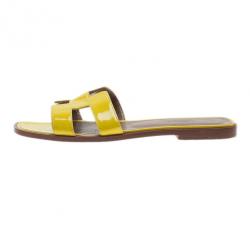 مملوكة مسبقًا Hermes Yellow Patent Oran Box Sandals Size 37.5