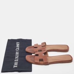 Pre Owned Hermes Brown Leather Oran Flat Slides Size 38.5