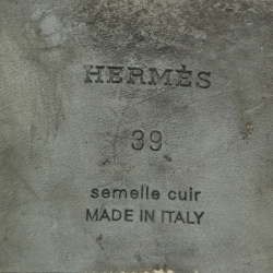 مملوكة مسبقًا Hermes Peach Pink Suede Crystal Embellished Oran Flat Slides Size 39