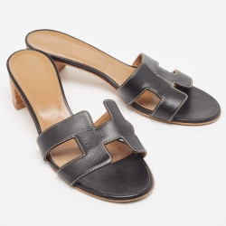 Pre Owned Hermes Black Leather  Oasis Slide Sandals Size 39