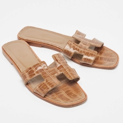 Pre Owned Hermes Brown Croc Embossed Oran Flat Slides Size 39
