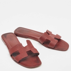 مملوكة مسبقًا Hermes Burgundy Leather Oran Flat Slides Size 39.5