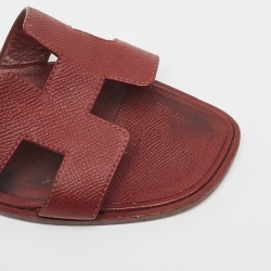 مملوكة مسبقًا Hermes Burgundy Leather Oran Flat Slides Size 39.5