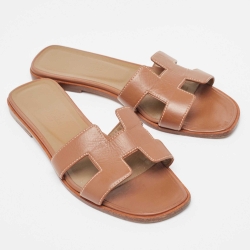 Pre Owned Hermes Brown Leather Oran Flat Slides Size 37