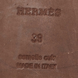 مملوكة مسبقًا Hermès  Pink Crocodile Oran Flat Slides Size 39  