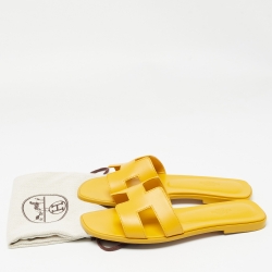 Pre Owned Hermes Yellow Leather Oran Slide Flats Size 39