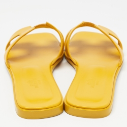 Pre Owned Hermes Yellow Leather Oran Slide Flats Size 39