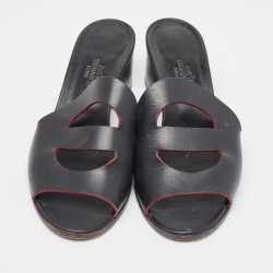 مملوكة مسبقًا Hermes Black Leather Mona Sandals Size 36.5