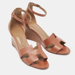 مملوكة مسبقًا Hermes Brown Leather Legend Wedge Sandals Size 38