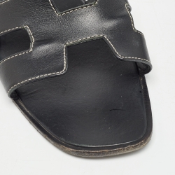 مملوكة مسبقًا Hermes Black Leather Oran Flat Slides Size 41