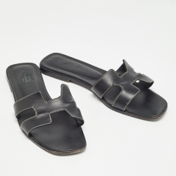 مملوكة مسبقًا Hermes Black Leather Oran Flat Slides Size 41